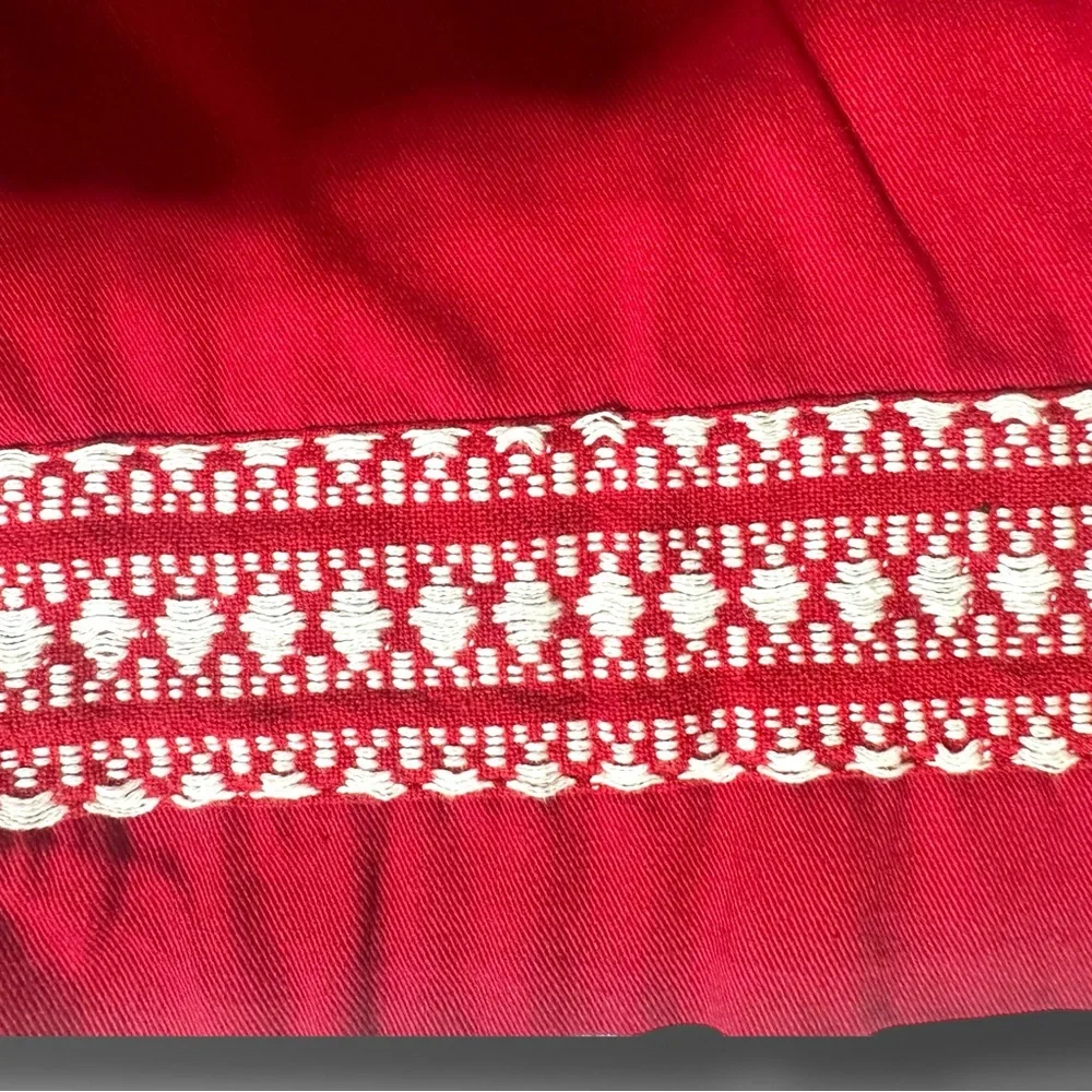 Set of 8 Red Embroidered Placemats 18x14 Holiday Christmas Table Decor Festive - Picture 5 of 7